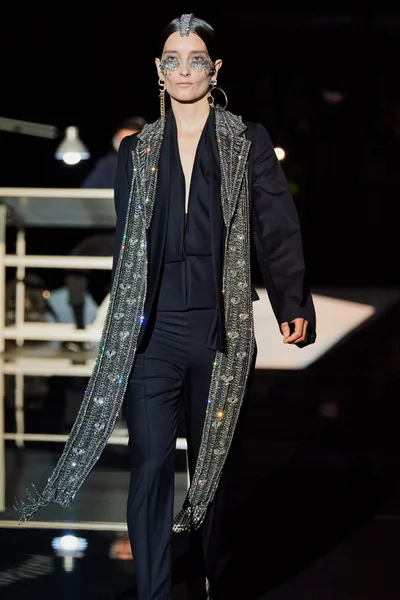 Look 50